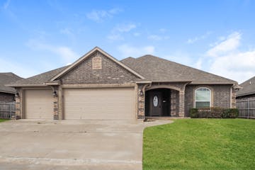 3109 CANTON TRL YUKON, OK 73099
